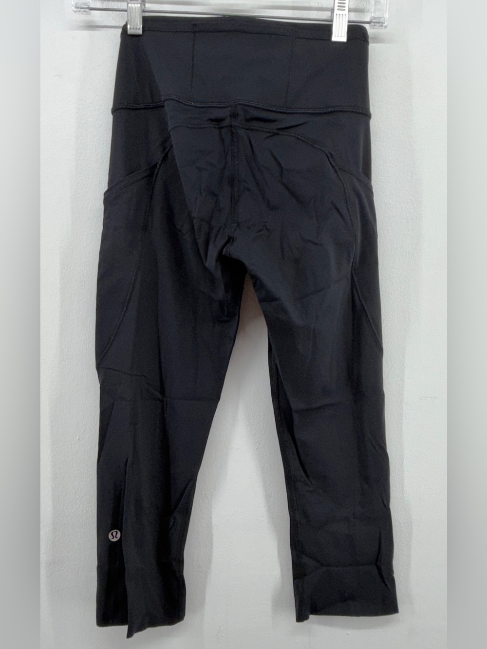 Lululemon Womens Black Capri Pockets Leggings Size 4